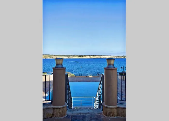 Sunny In Tas-sellum Mellieha, Malta. Ghajn Zejtuna